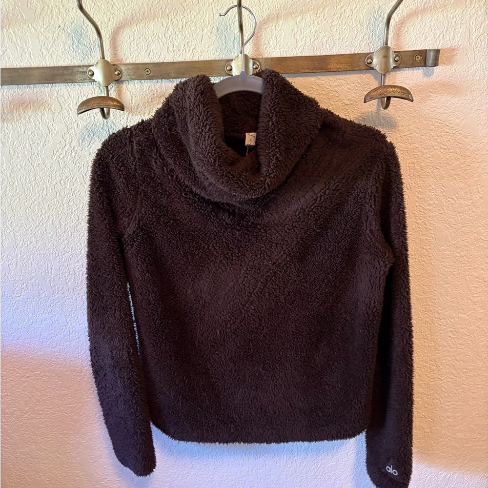 ALO Yoga Women's Sherpa Brown Turtleneck Sweater - Picture 2 of 5